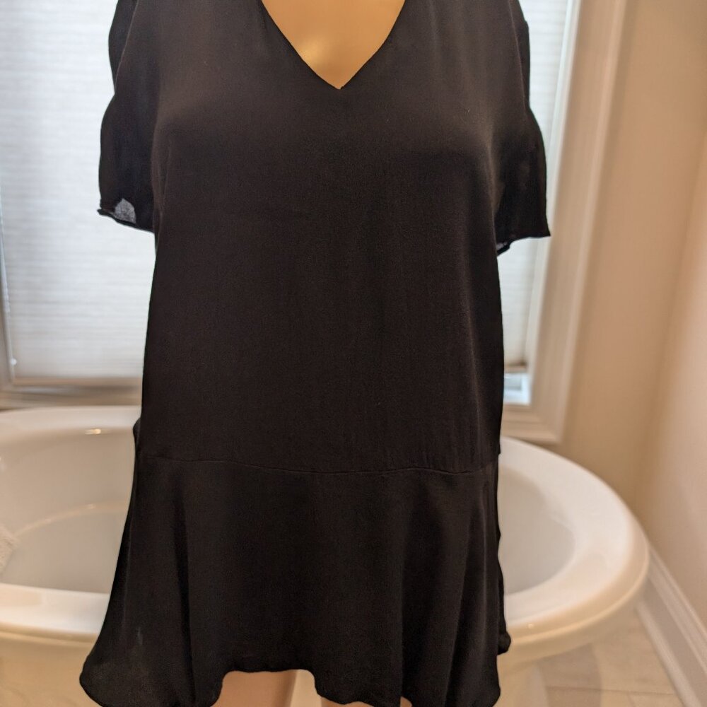 Banana Republic Black Flowy Short Sleeve Top Size Medium
